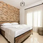 Arsenoi's Pool * スカラ・ポタミアス