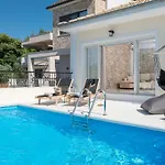 Βίλα Arsenoi's Pool *