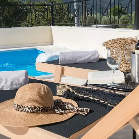 Луксозна вила Arsenoi's Pool *
